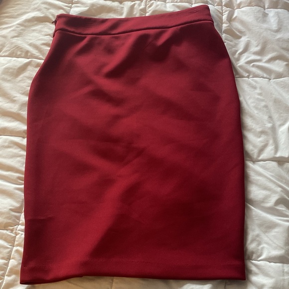 Venus Burgundy pencil skirt - Picture 6 of 7